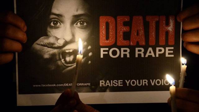 14-годишна ученичка е била изнасилена в автобус в Глазгоу