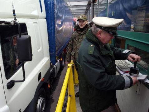 Опашки от тирове блокират границата с Турция