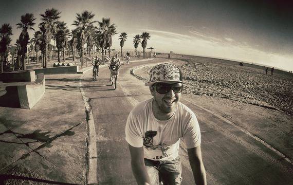 Новото музикално откритие на Вирджиния рекърдс се нарича DEXTER