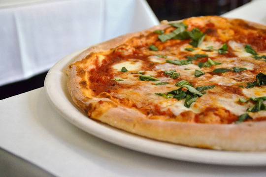 Пица „Три сирена“