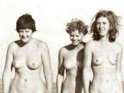 Младата Меркел по евино облекло взриви мрежата