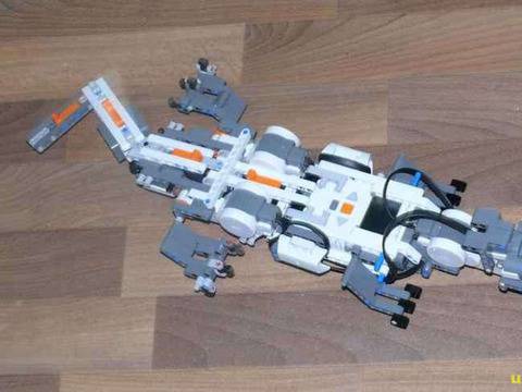 Русенски роботи загряват за турнир по футбол и сумо