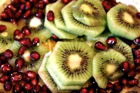 Плодова салата с нар