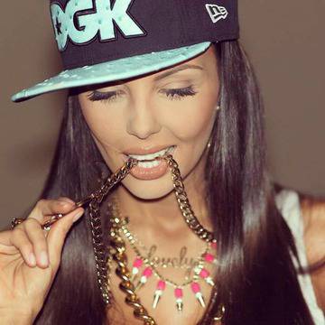 На коя й отива повече: Николета или Андреа? видяна 11839 коментари 53