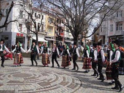 С кръшни хора и червено вино започва поредната „Винария“ в Пловдив