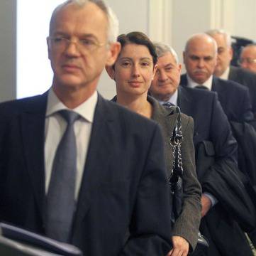 Майки, деца с увреждания и безработни с помощи за Великден