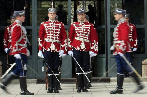 В търсене на гвардейци… височки и без татуси