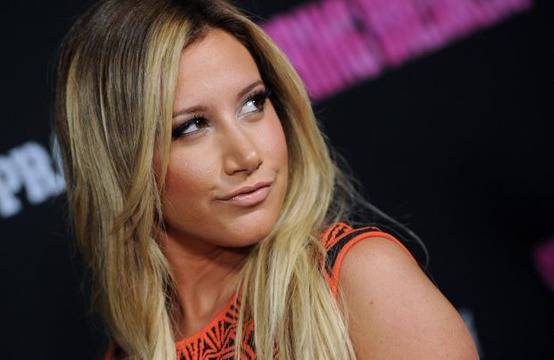 На коя й отива повече: Ашли Тисдейл или Джесика Зор? видяна 3558 коментари 3