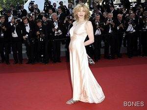 И Къртни Лав стана лице на Ив Сен Лоран