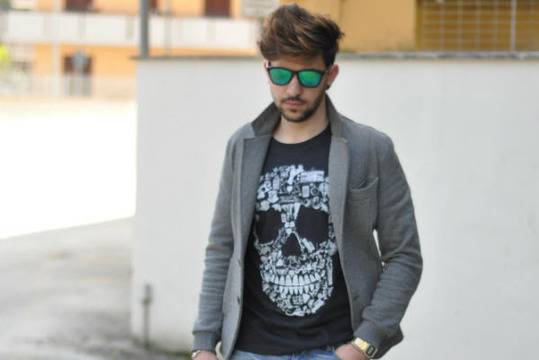 Време за мъже: Череп на тениската