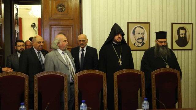 Пътят към храма и пътят към ада