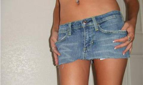 Затвор за къси поли гласят в Уганда