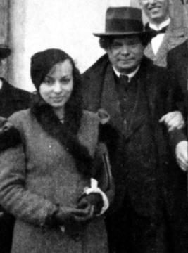 Писателката Яна Язова: До края на живота я хулят и обиждат, крадат я, накрая я убиват