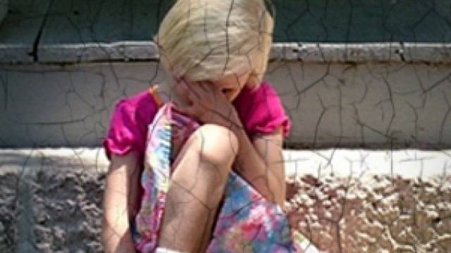 Проверка в дом за сираци срещу възпитател-воайор