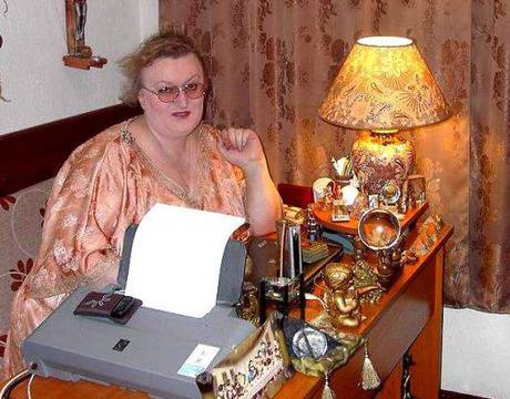 Транссексуалната пророчица Адриана от Рудозем: Похитителите ще върнат дъщерята на Брендо!