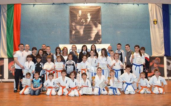 17 медала за бургаски клуб от първенството по карате киокушин