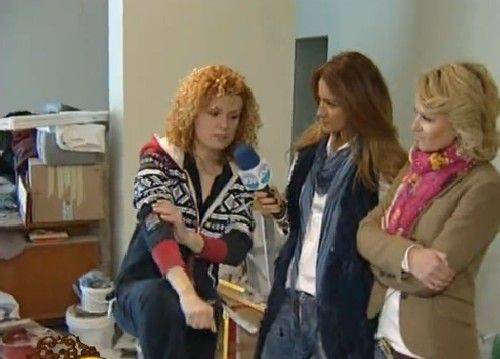 Люси Дяковска ремонтира сама