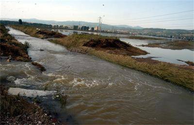 Река Мътница излезе от коритото си