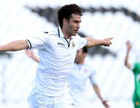 JOMA награждава Славия с уникална фланелка