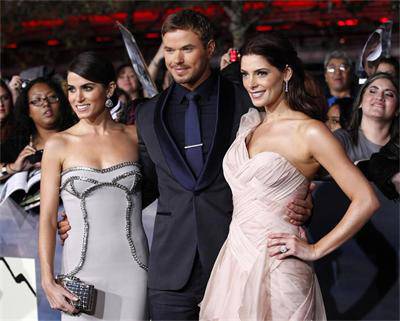 Вампирът от „Здрач“ Келън Лъц идва в началото на май – ще играе Херкулес