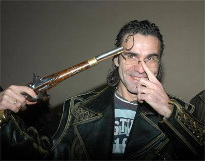 Влади Въргала започна сериала „Шменти капели. Легендата“