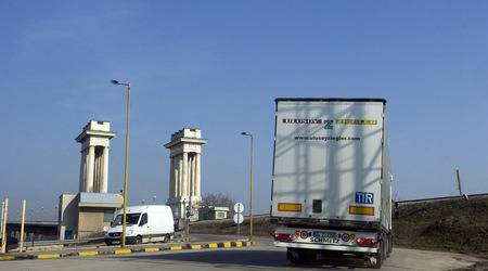 Удвоен е броят на митничарите на ГКПП Дуранкулак и Кардам