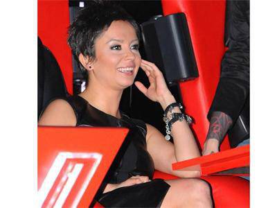 Ефектната подстрижка на Вики от „Мастило“ е перука