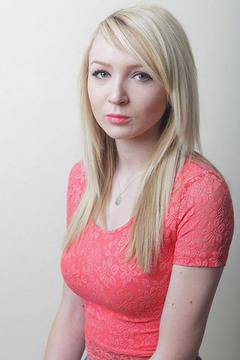 Студентка-алкохоличка правила платен секс, за да пие по литър водка на ден