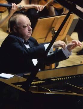 Проф. Иван Дреников на 67 г.: Жена ми сигурно е единствената, която не обича да й купуват подаръци