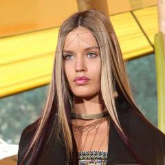 Джорджия Мей Джагър по бански на подиума в Сидни