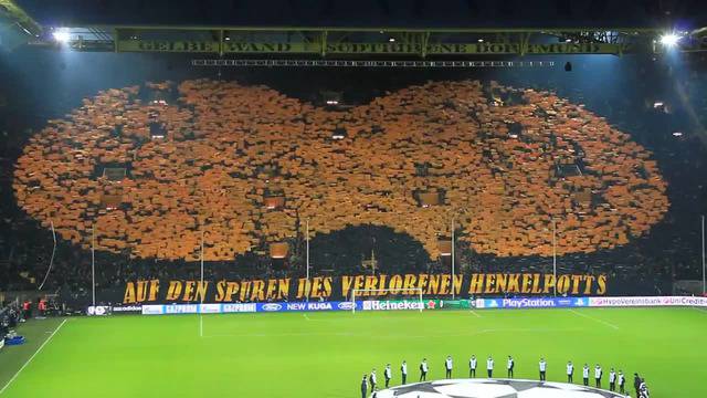 Прекрасна Хореография на феновете на Борусия Дортмунд