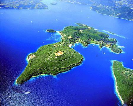 Руски милиардер купи острова на Онасис