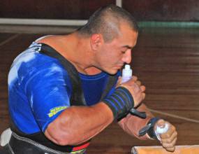 Двама наши състезатели по силов трибой хванати с допинг