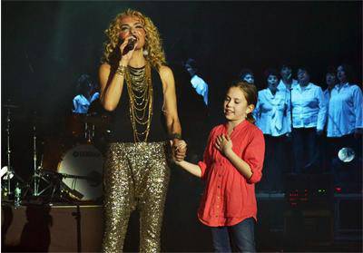 Ищар пя на шест езика на концерта си в Търново