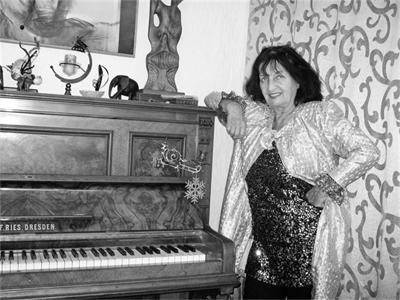 Мими Николова: След песента Фидел Кастро дойде при мен и се разплака