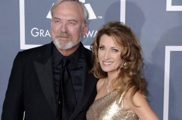 Доктор Куин се развежда за четвърти път