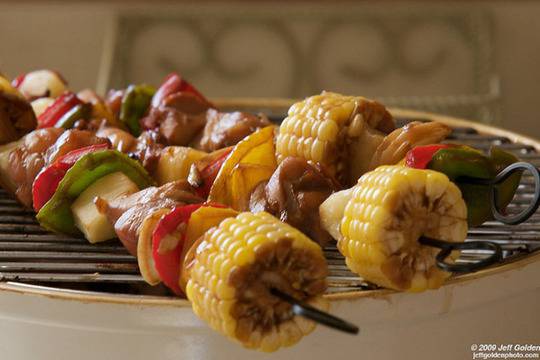 Свински шишчета със зеленчуци