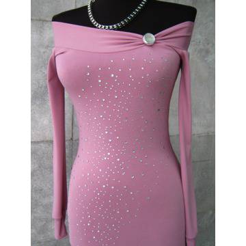 Вечерна рокля в розово с камъни