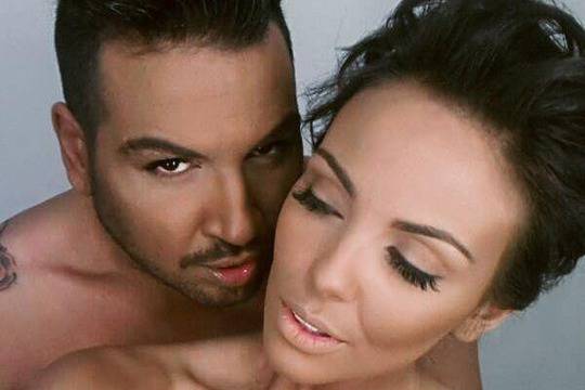 Азис награби голата Николета