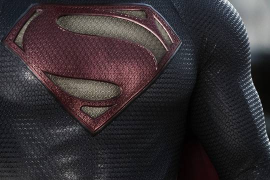 Ръсел Кроу и Кевин Костнър като бащите на Супермен