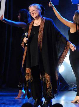 Ваня Костова в клуб „Над 55“: Не се разделям с мечтите, а с илюзиите, с лъжите и заблудите, които някой друг ми е създал