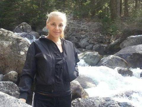 Десислава по анцуг и без грим