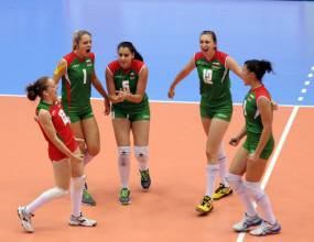 Марчело Абонданца наблюдава тренировките на девойките