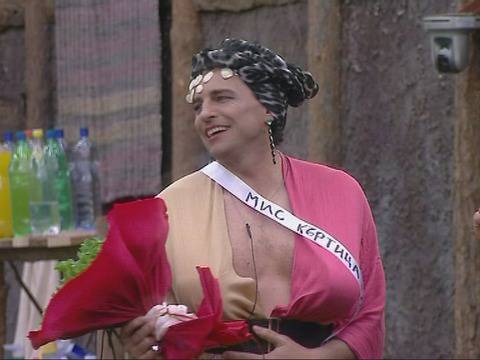 „Къртицата“: Икебаната стана „Мис Къртица 2013“, Кирил е новият заподозрян от жените в Базата