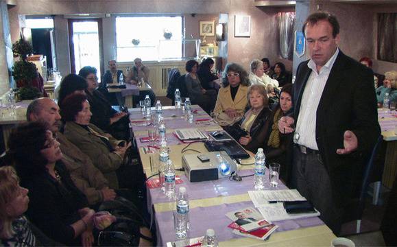 Христо Монов: Здравно осигуряване от държавата за неработещите майки на деца с увреждания