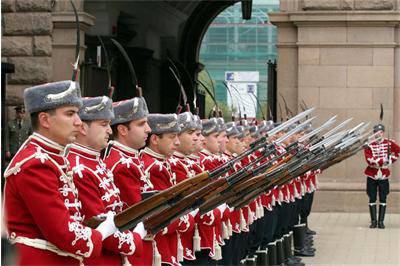 Карабината СКС е по-елегантна и по-точна от АК-47