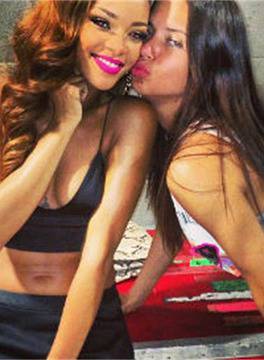 Риана и Адриана Лима се награбиха