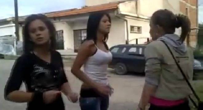 Ученички се бият