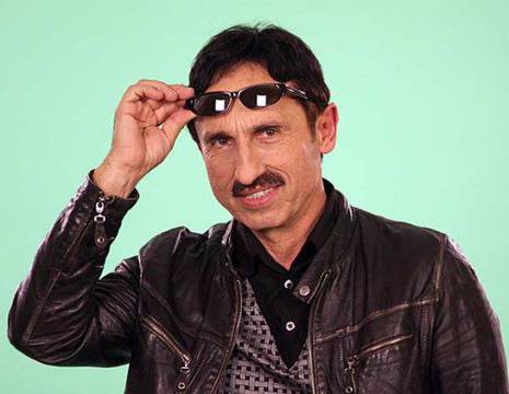 Милко Калайджиев възпя “шамаросаната” си жена в песен в “Стани богат”