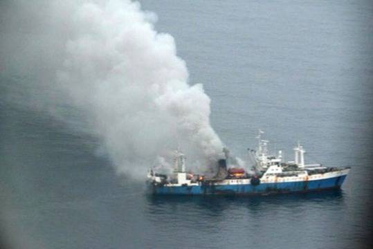 Китайски риболовен траулер потъна близо до Антарктика